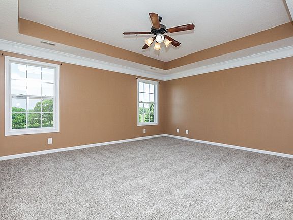 4th image of 1193 Castlewood Dr