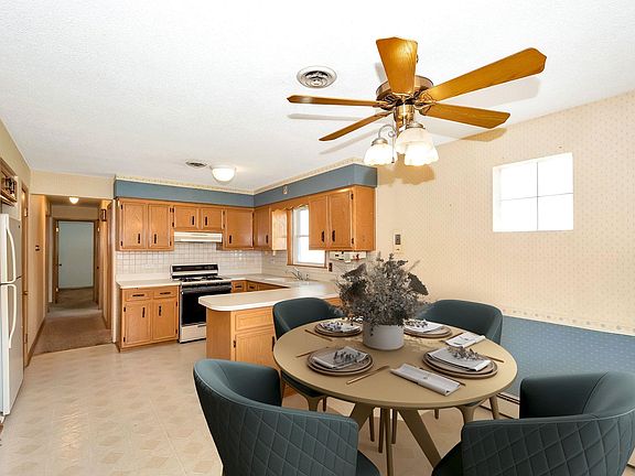 4th image of 10405 S Lacrosse Ave