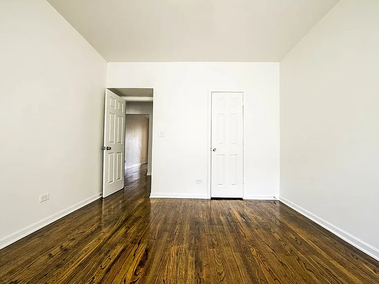 7752 S Cornell — Photo 11
