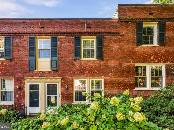 1201 S Barton St Unit 181, Arlington, VA 22204