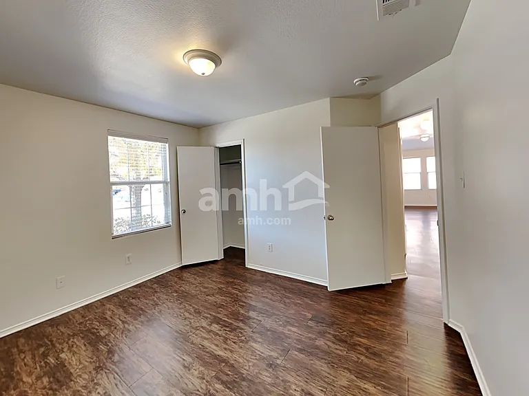 742 Mission Ln — Photo 17