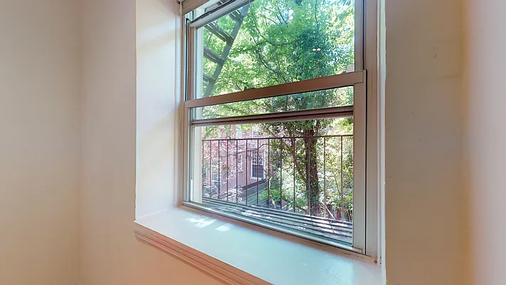 Rented by Bond New York | media 22