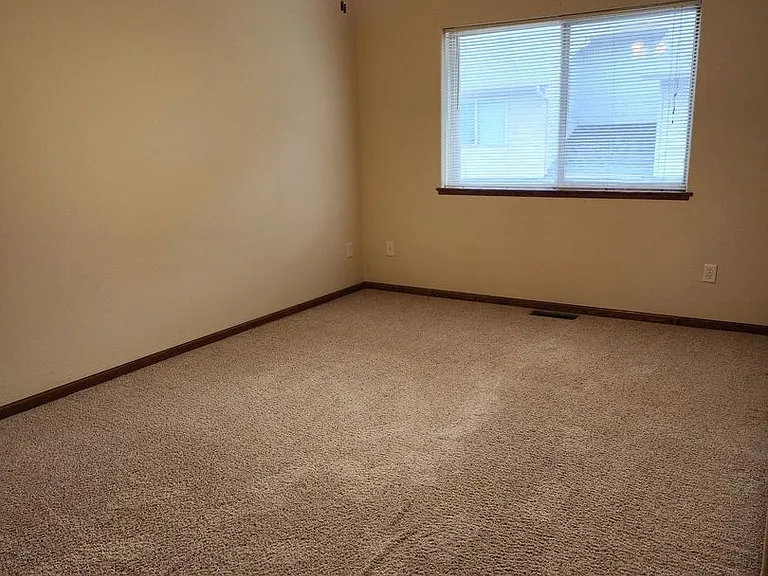 3301 W Bitterroot St — Photo 8