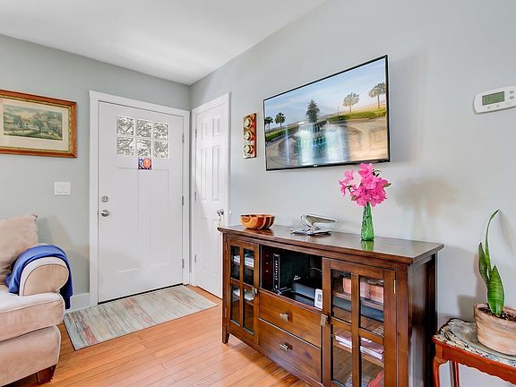 5th image of 1531 Seacroft Rd