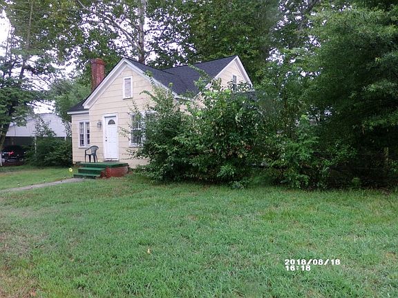 2nd image of 1100 Blackstone Ave