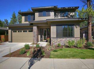 62660 NW Mount Thielsen Dr, Bend, OR 97703