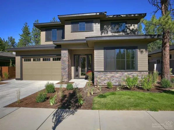 62660 NW Mount Thielsen Dr, Bend, OR 97703