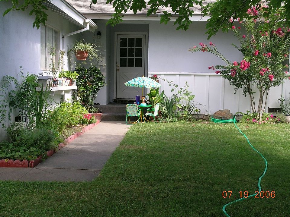 1st image of 823 E 21st St
