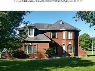 10872 Winfield Rd, Winfield, WV 25213