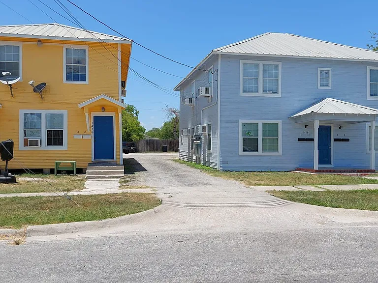 1416 Craig St — Photo 8