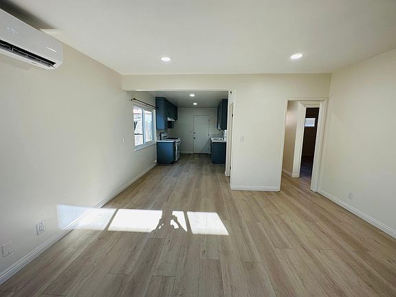 4th image of 229 E Olive Ave