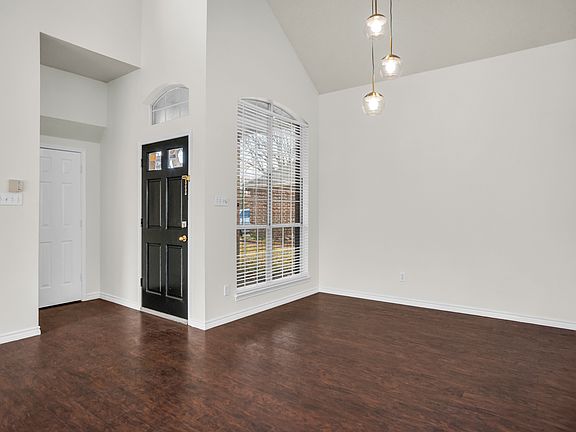4th image of 2952 Crystal Springs Ln