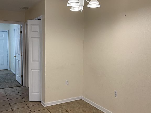 4th image of 2738 W Tharpe St #2505-1