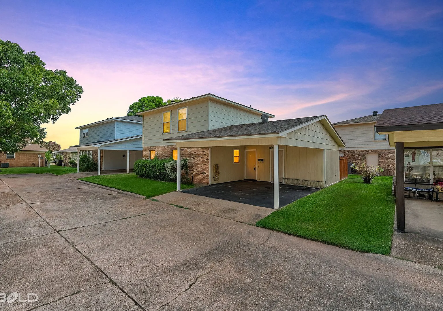 Spacious 2-Bedroom Bossier City Home with 2-Car Garage & Tennis Court Access — Photo 2