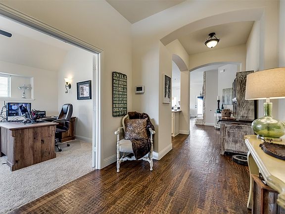 5th image of 4201 Juniper Ln