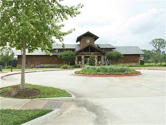 4th image of 10 Shaded Arbor Dr