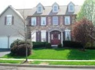 400 Longleaf Dr, Perkasie, PA 18944
