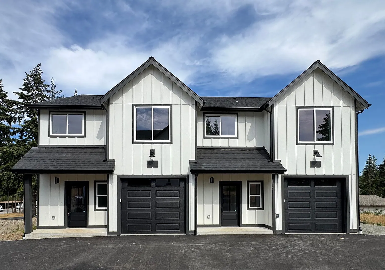 1106 W Lauridsen Blvd — Photo 1