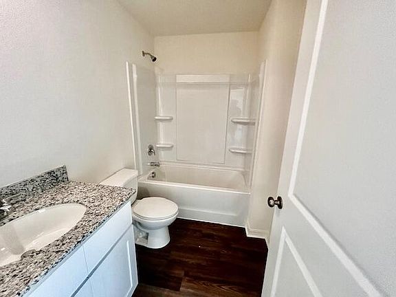 4th image of 1241 Stone Ridge Cir