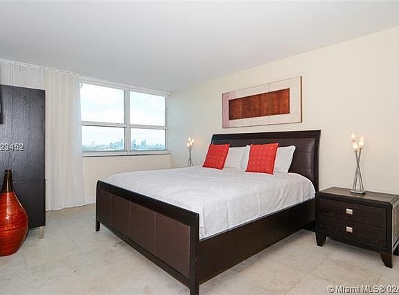 5th image of 650 West Ave APT 2701