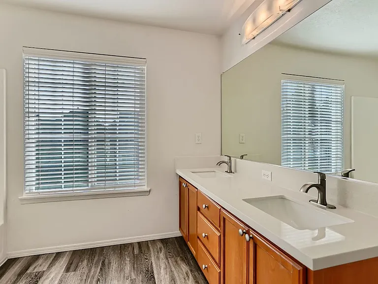 903 SE Elina Ave — Photo 20