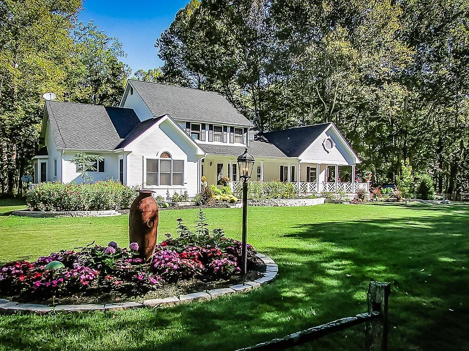 2nd image of 3150 Stonecrest Ln