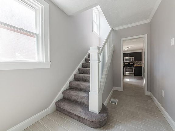 2nd image of 3006 Hazelhurst Ave