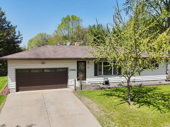 408 4th St SW, Little Falls, MN 56345