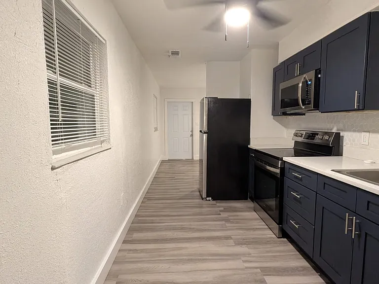 614 Pear St — Photo 15