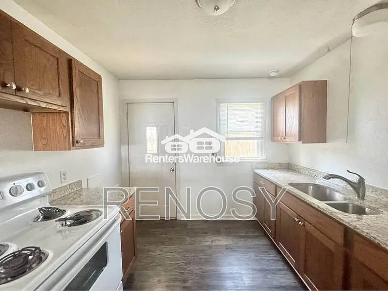 510 N 6th Ave E #2 — Photo 6