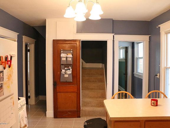 4th image of 240 Saunders Ave