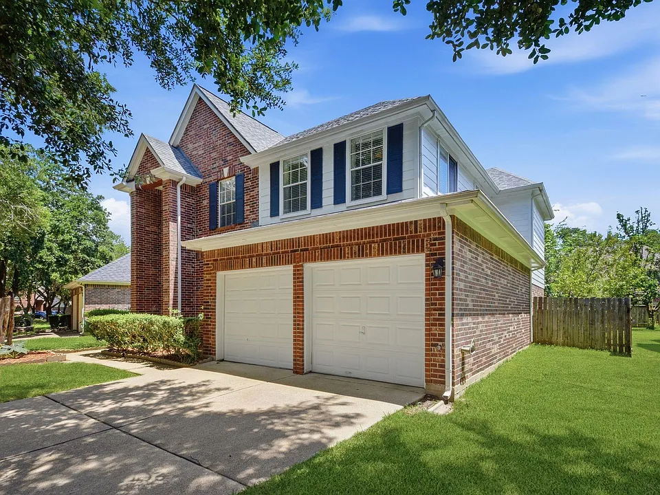 3126 Waters View Dr