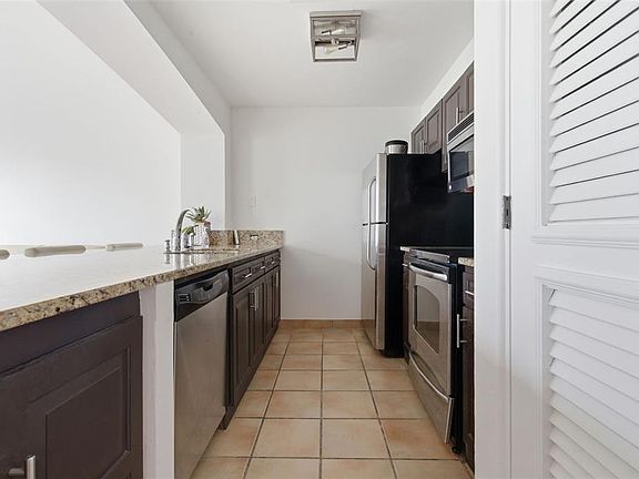 3rd image of Las Casitas I 1000 AVENUE EL CONQUISTADOR #5214-15-16