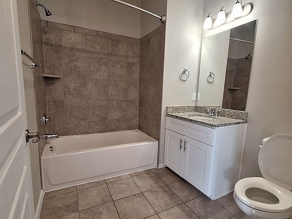 4th image of 22 N Spruce St #Ab952ed3a