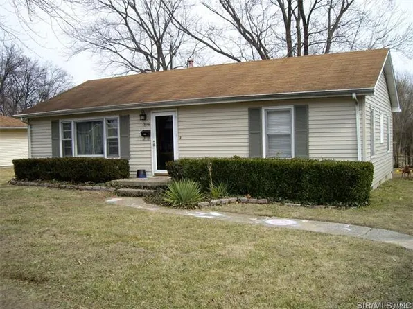 898 Portland Ave, Collinsville, IL 62234