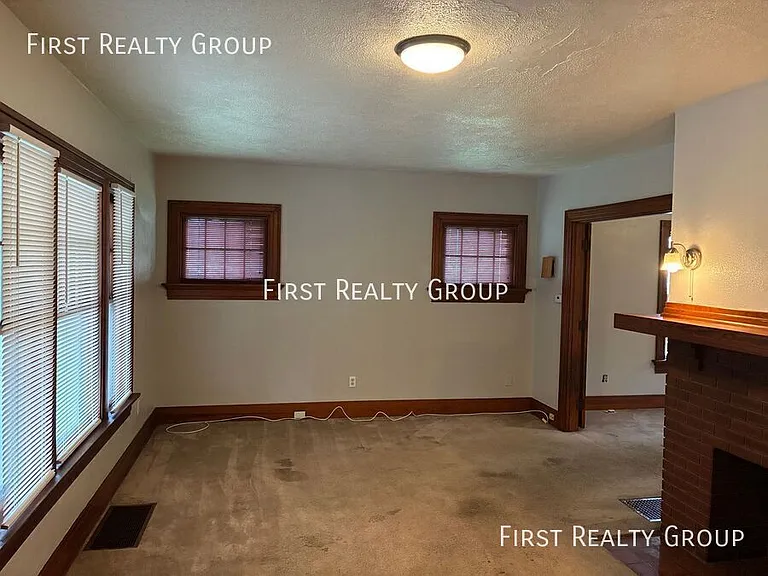 222 S Findlay St — Photo 2