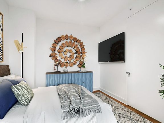 4th image of 320 W 38th St APT 617