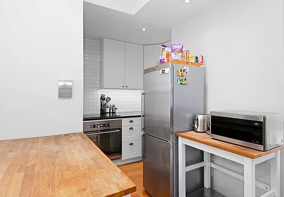 2nd image of 149 Avenue C APT 4R