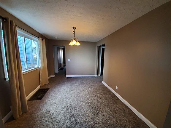 5th image of 105 8th Ave