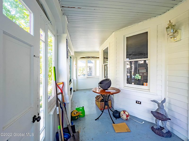 3rd image of 8 Lindbergh Avenue
