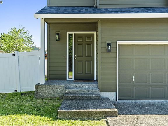 5th image of 1317 NE 168th St