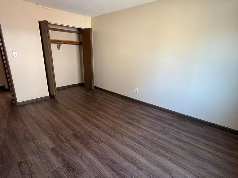 349 W Grand Ave #103 — Photo 6