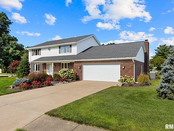 3rd image of 11 Blackberry Ln