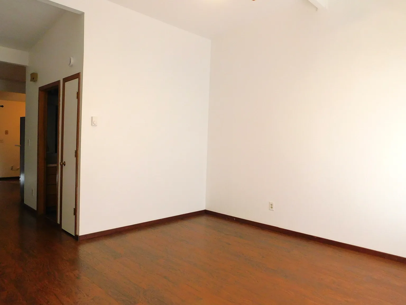 604 Pine Avenue - 1 — Photo 3