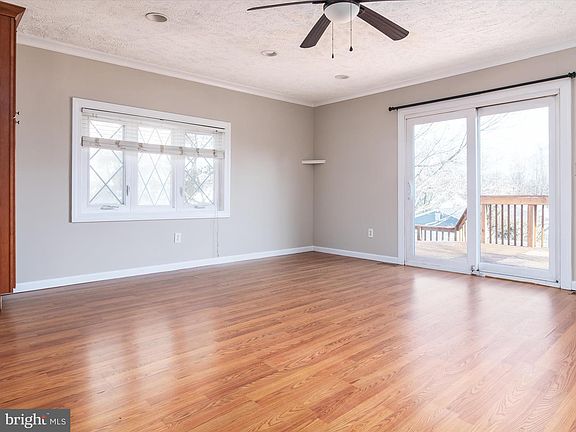 5th image of 8005 Escalon Ave