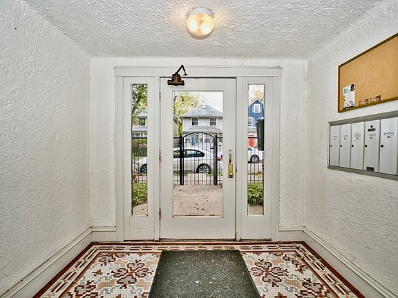 3rd image of 1914 W Chase Ave APT 306