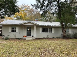 1764 Adams Rd, Defuniak Springs, FL 32433