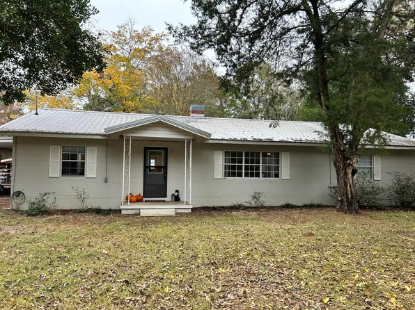 1764 Adams Rd, Defuniak Springs, FL 32433