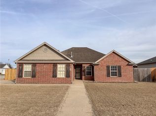 607 W Gillian Ave, Rogers, AR 72758