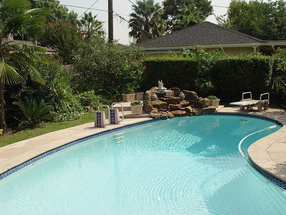 2nd image of 7622 Braesview Ln